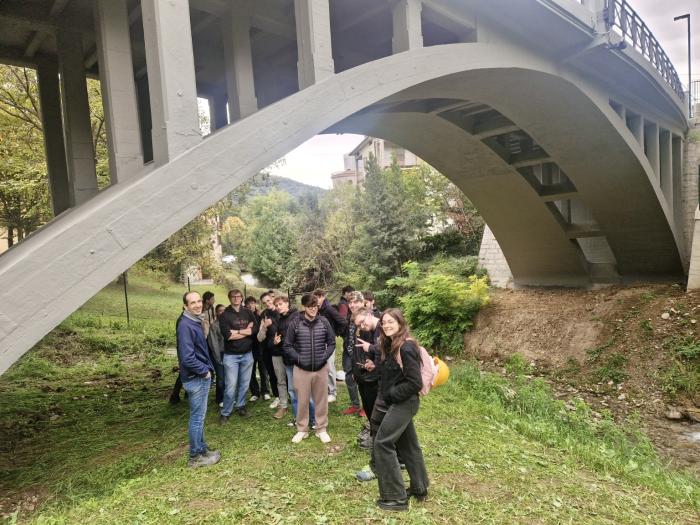 Il Ponte sul Torrente Carso diventa un laboratorio sul campo per gli studenti UniBg Il Ponte sul Torrente Carso diventa un laboratorio sul campo per gli studenti UniBg
